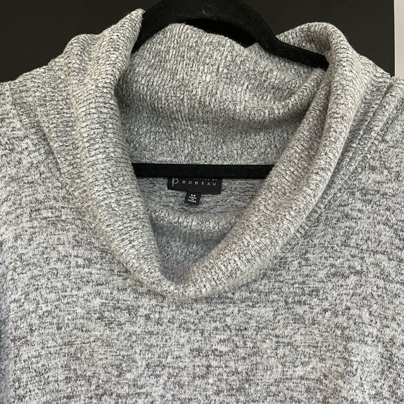 Gray Lounge Set - Picture 2 of 15